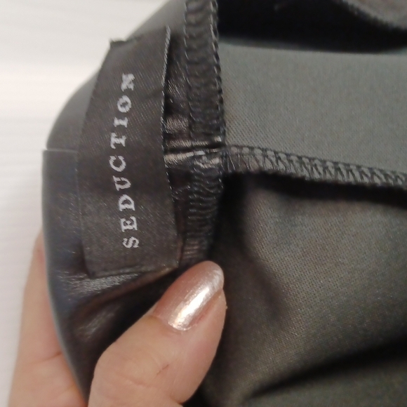 Seduction Black Leatherlike Mini Skirt - Picture 5 of 6